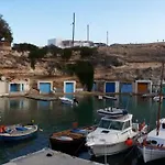 Katerina בית הארחה אדאמאס